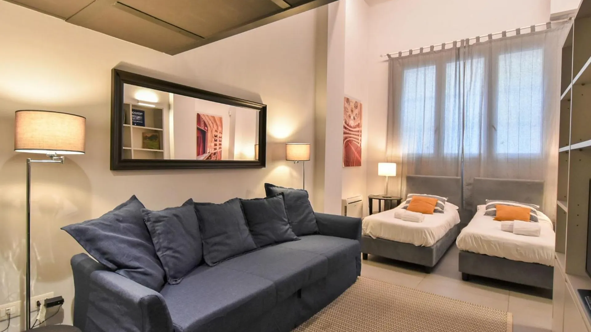 Apartment Gluck Central Station Lofts-1 By Interhome Milan 0*,