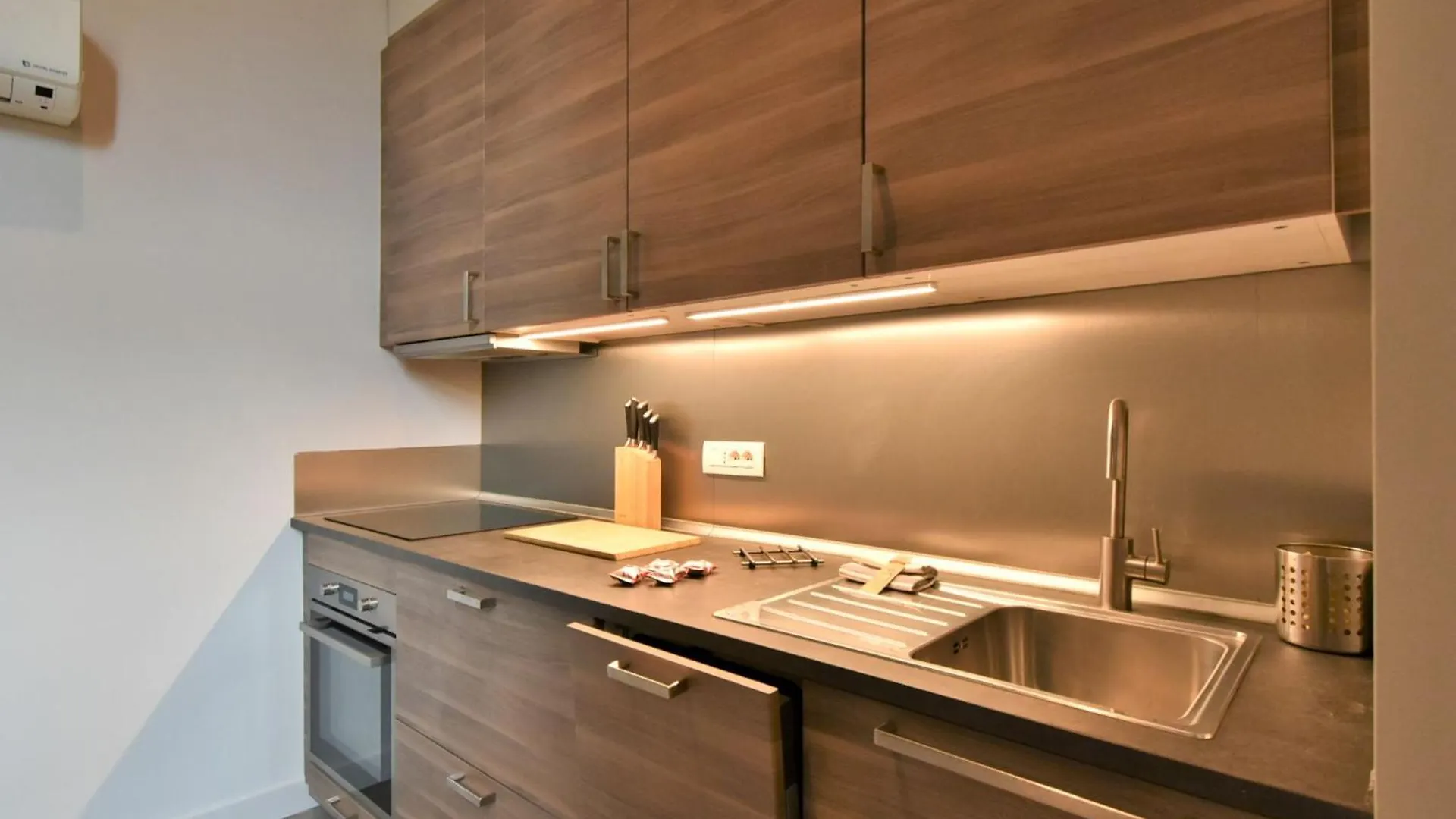 Apartment Gluck Central Station Lofts-1 By Interhome Milan